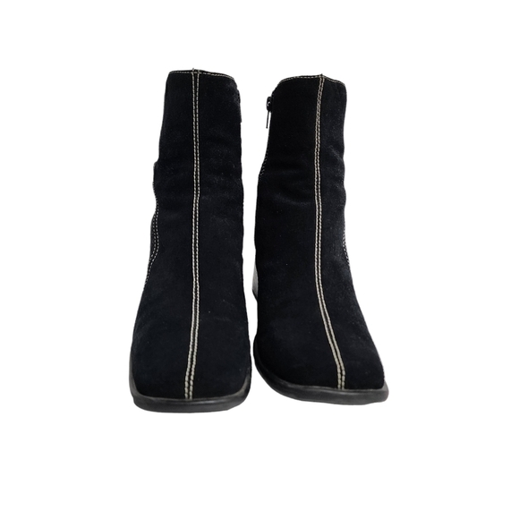 CLARKS SIDE ZIPPER BLOCK HEEL ANKLE BOOT - Picture 3 of 10